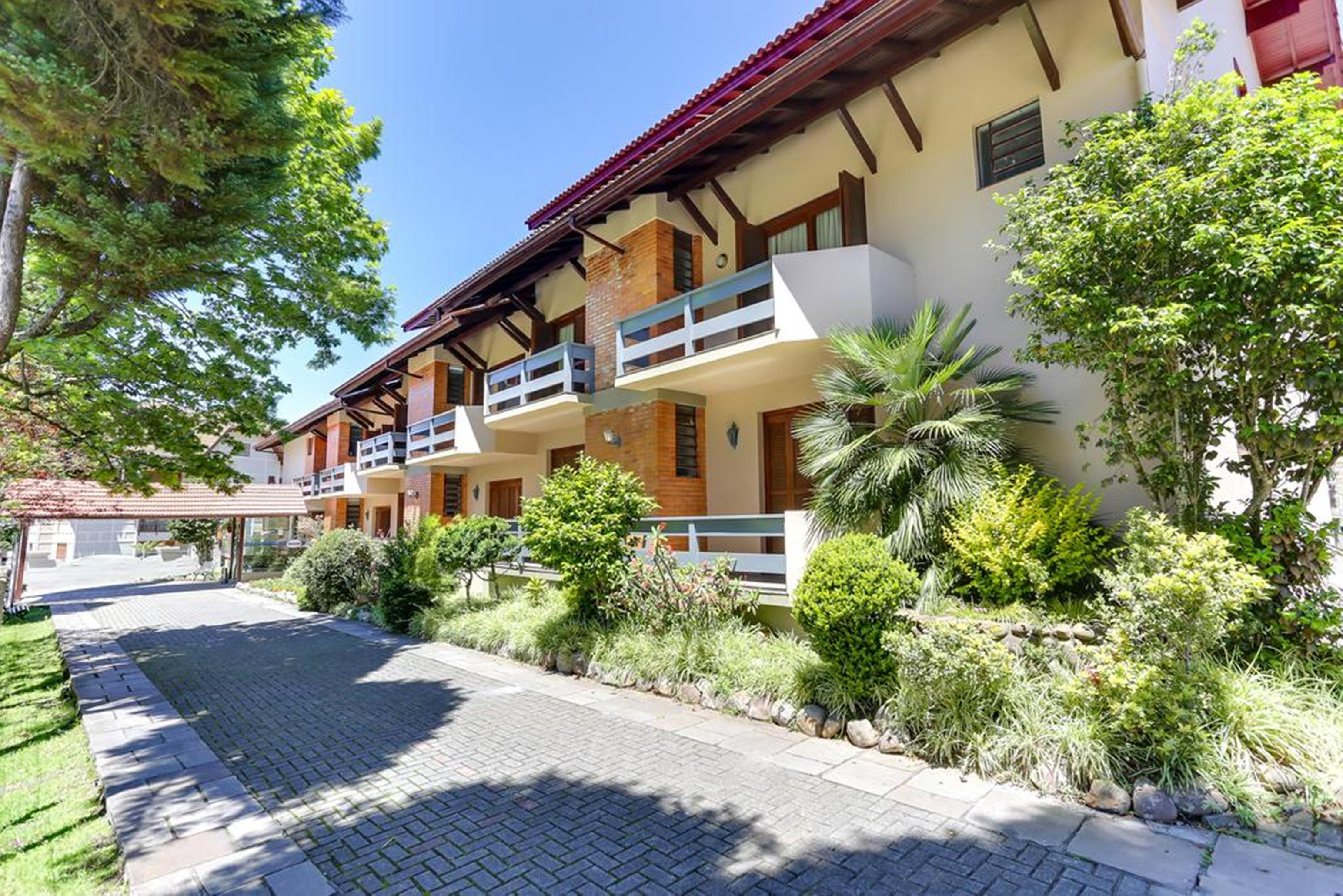 Hotel Alpen Hof Грамаду Екстериор снимка