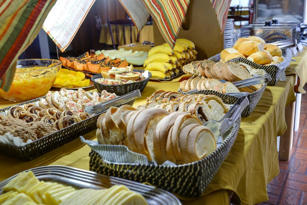 Hotel Alpen Hof Грамаду Екстериор снимка